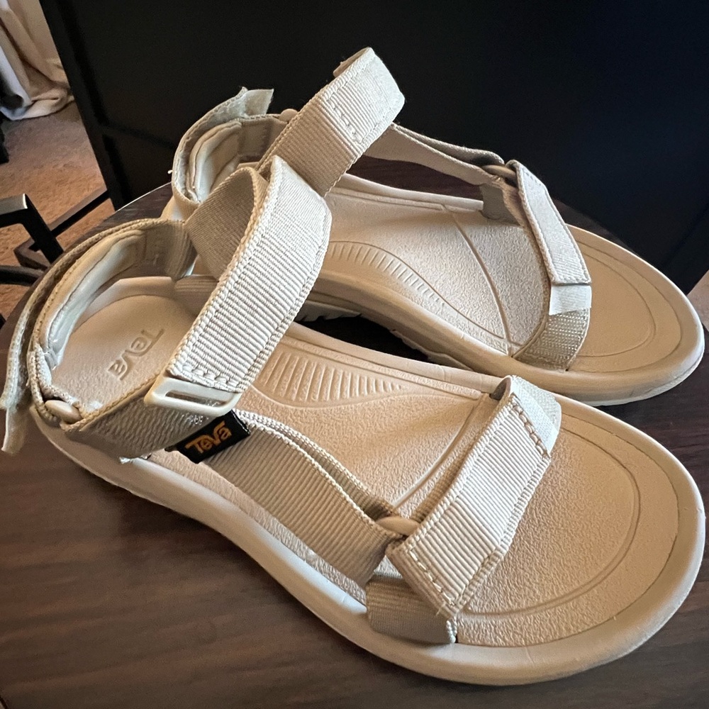 Teva Light Tan Adjustable SandalsHurricane XLT2 Sandal